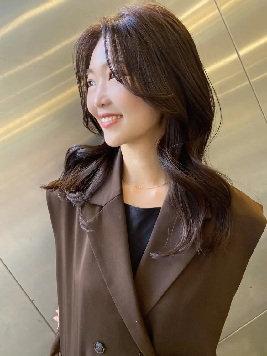 セミロング カラー レイヤーカット AIRI layer cut hairのヘアスタイル