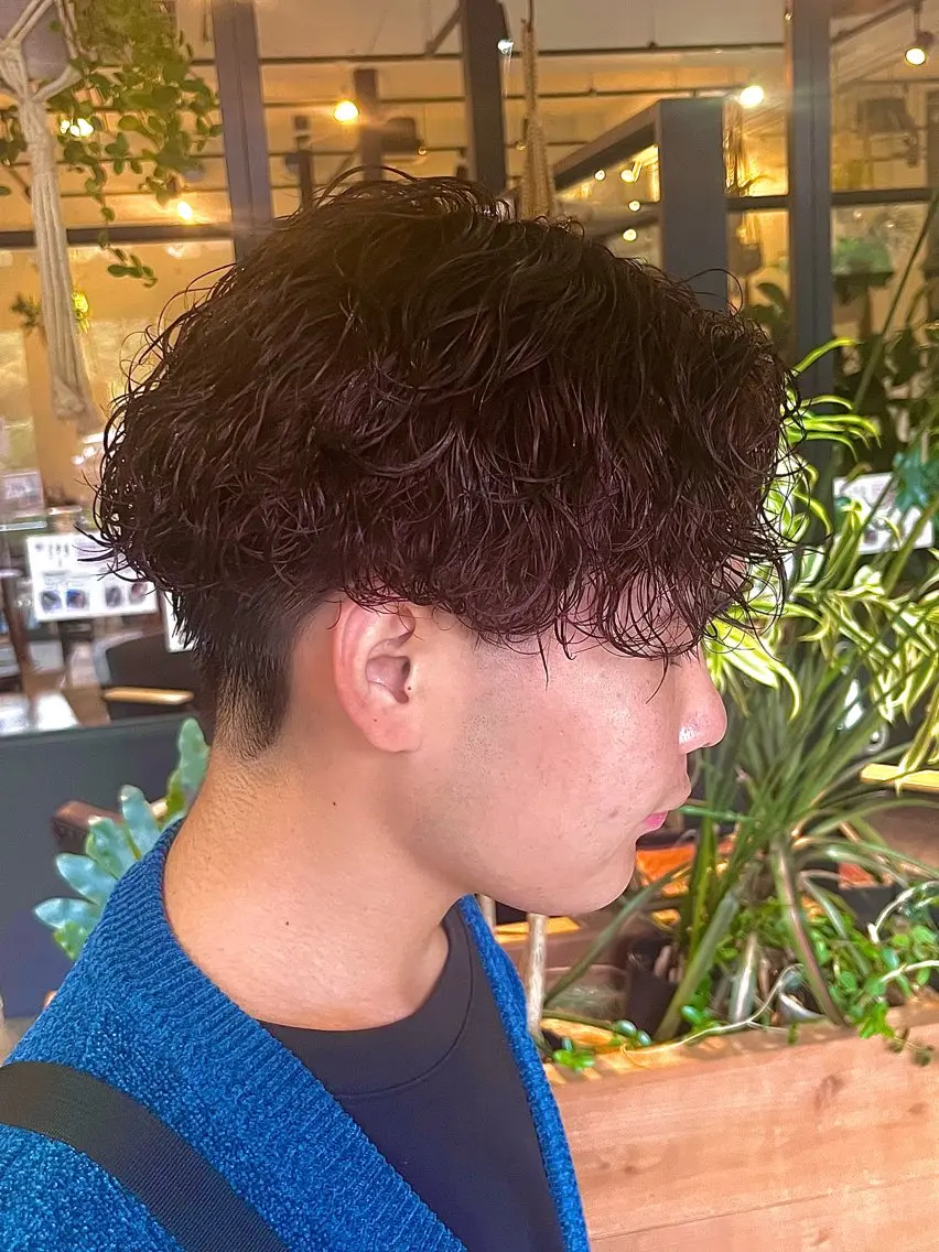 パーマ メンズ センターパート メンズパーマ 🦋FERIA桃山台 西田柾🦋のヘアスタイル