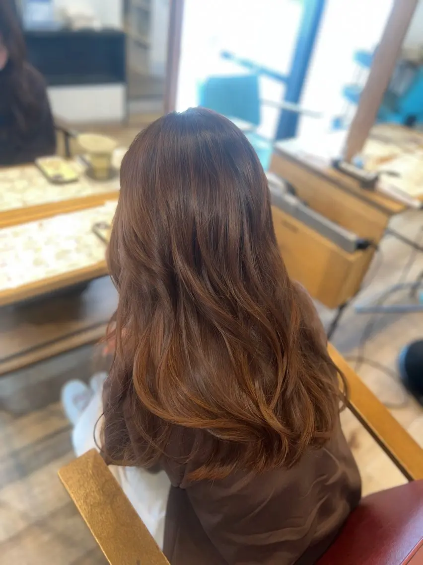 ロング カラー ブラウンカラー オレンジ カット ヘアカラー トリートメント Liere Muuのヘアスタイル