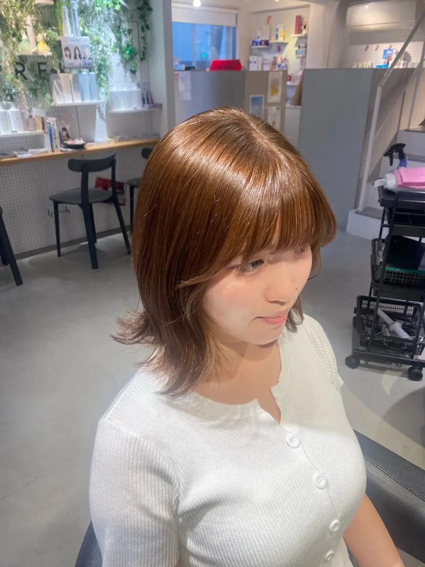 カラー APREKO 葵のヘアスタイル