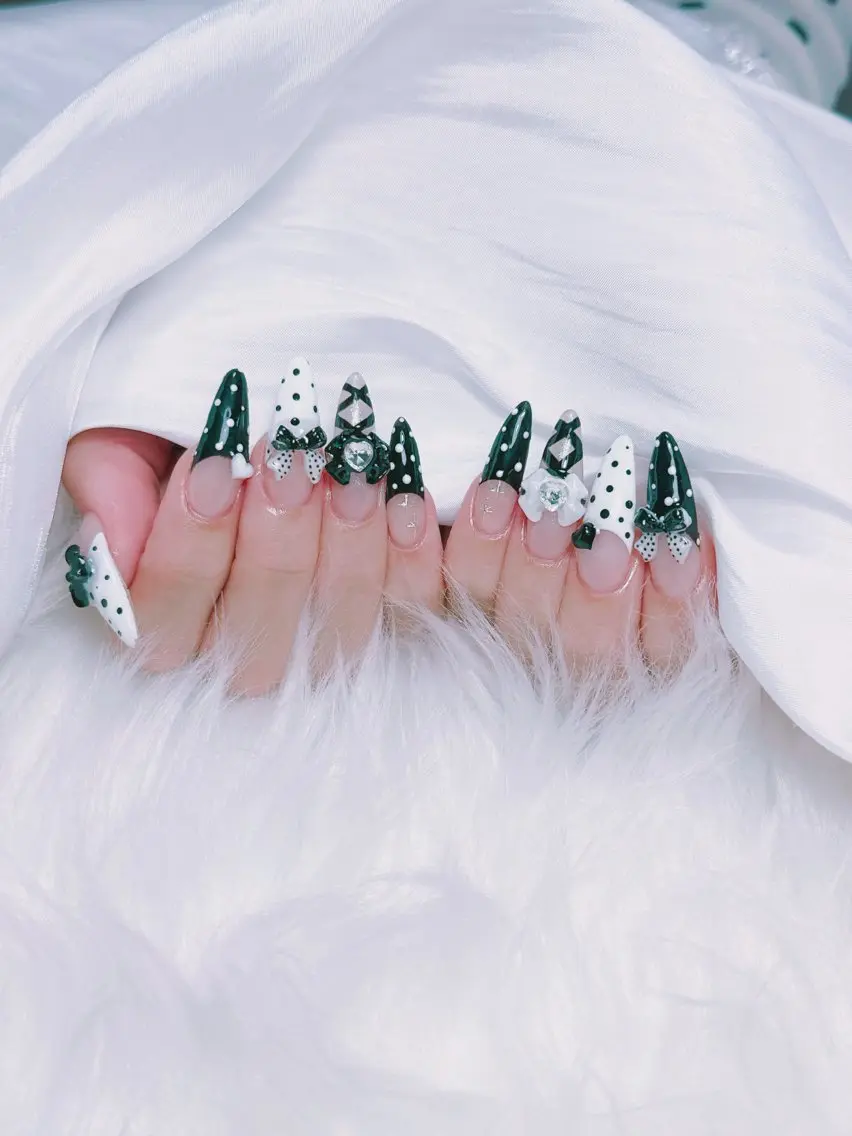 ネイル W·mai nail 関内のネイルデザイン