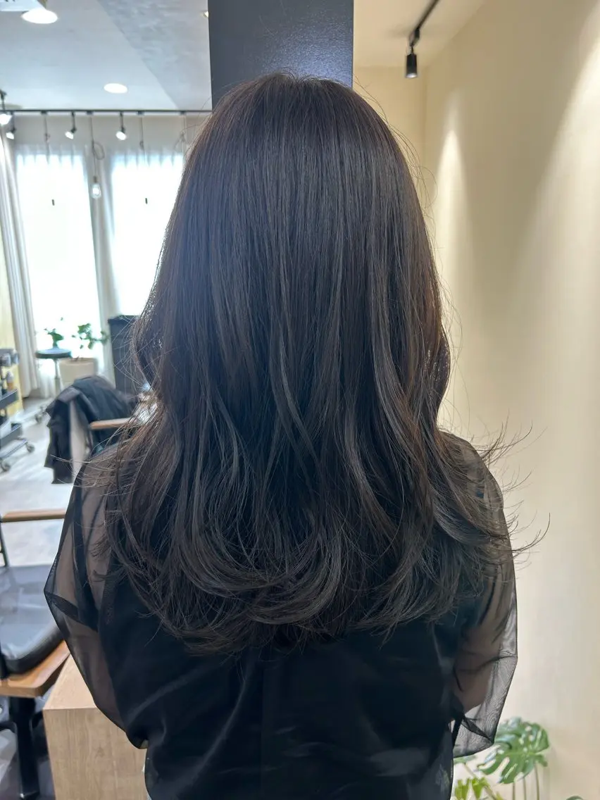 ロング カラー 透明感カラー グレージュ オリーブグレージュ オリーブグレー hubhair レイヤー/透明感のヘアスタイル