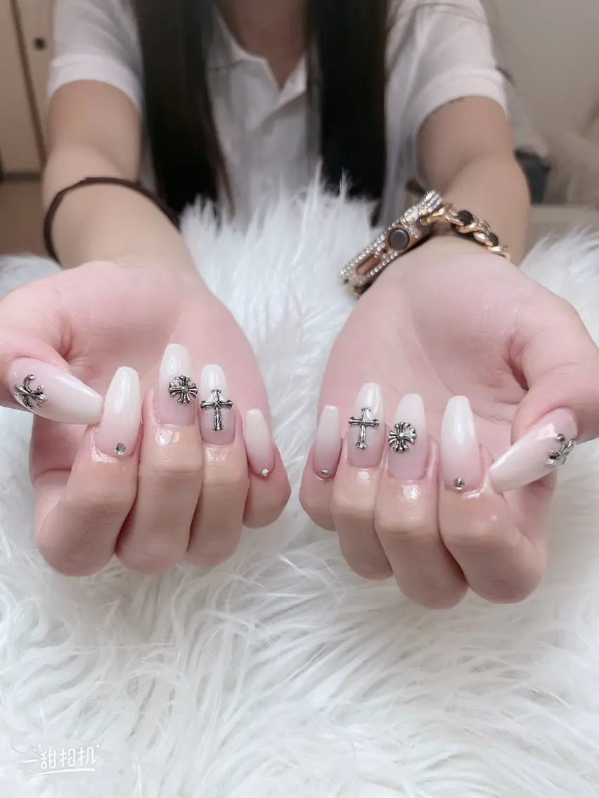 持ち込みデザインOK🌸🈹9800円->6600円🎀💕ベースパラジェル使う❣️🎀の写真