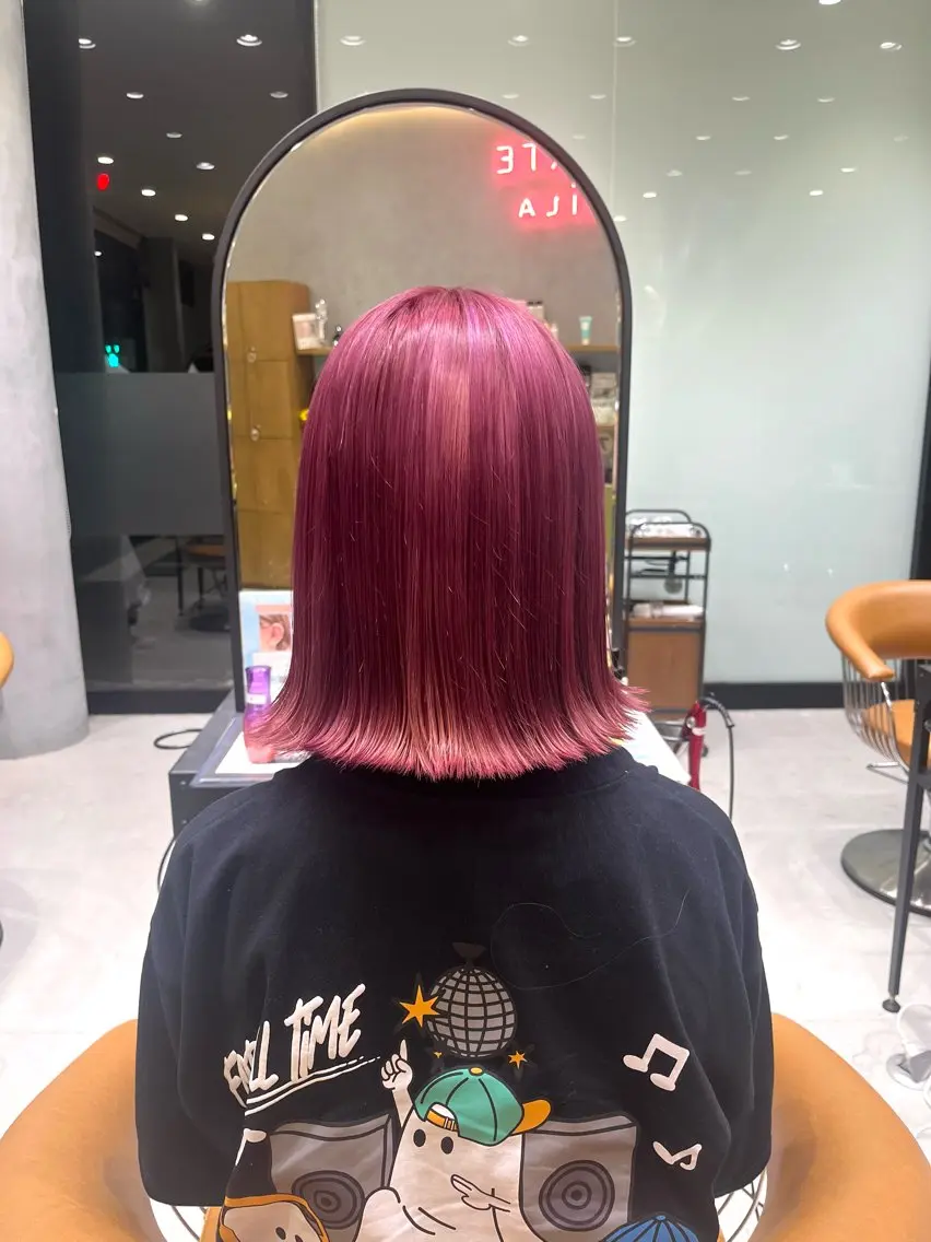 カラー ピンクカラー ヘアカラー ワインレッド/耳ツボ ジュエリー/なほのヘアスタイル