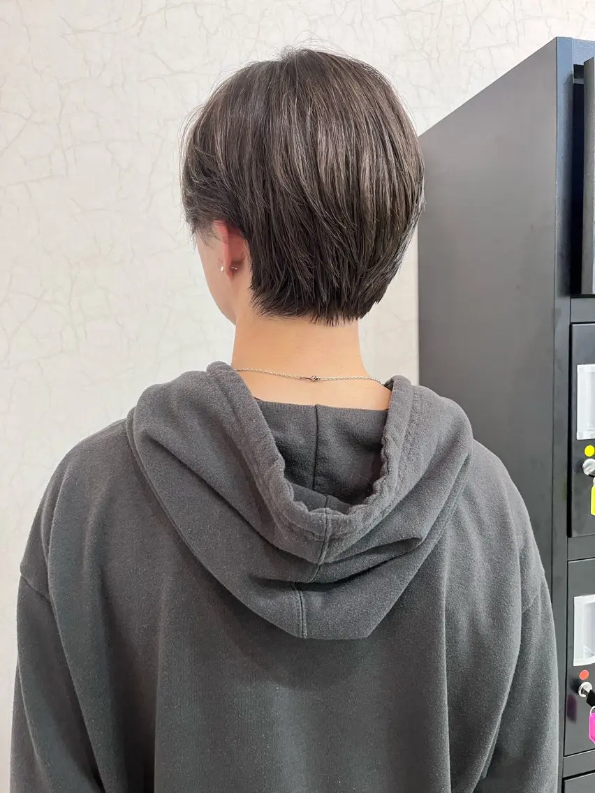 ショート カラー メンズ グレージュ 尾曲 孝貴のヘアスタイル