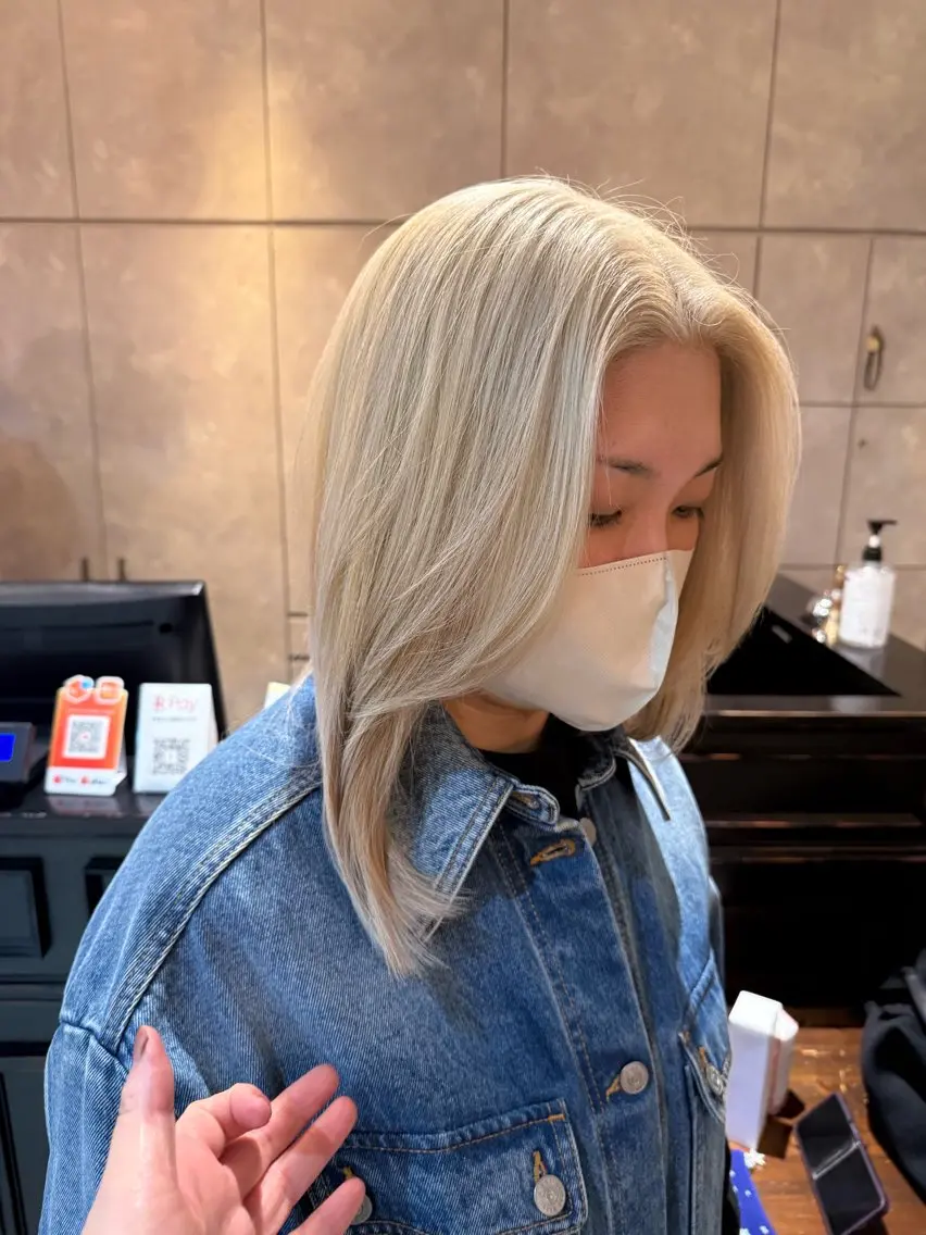 セミロング カラー ブリーチ ブロンド ケアブリーチ デザインカラー ハイライトカラー BRAIDS💎愛子 大人ハイライト💎のヘアスタイル