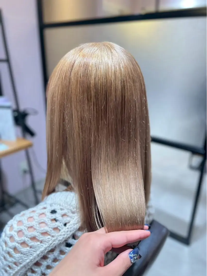 ロング ヘアカラー ブリーチ・カットモデ ル募集中🫧高口小春のヘアスタイル