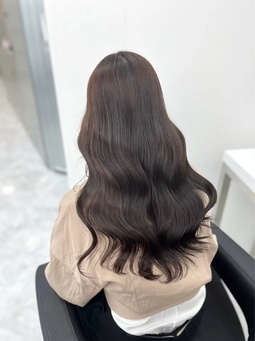 ロング カラー ヘアカラー トリートメント 透明感ベージュ🤎 manami👒🌿のヘアスタイル