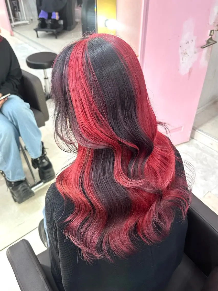 セミロング カラー 🌈ブリーチデザイン 🌈MANATOのヘアスタイル