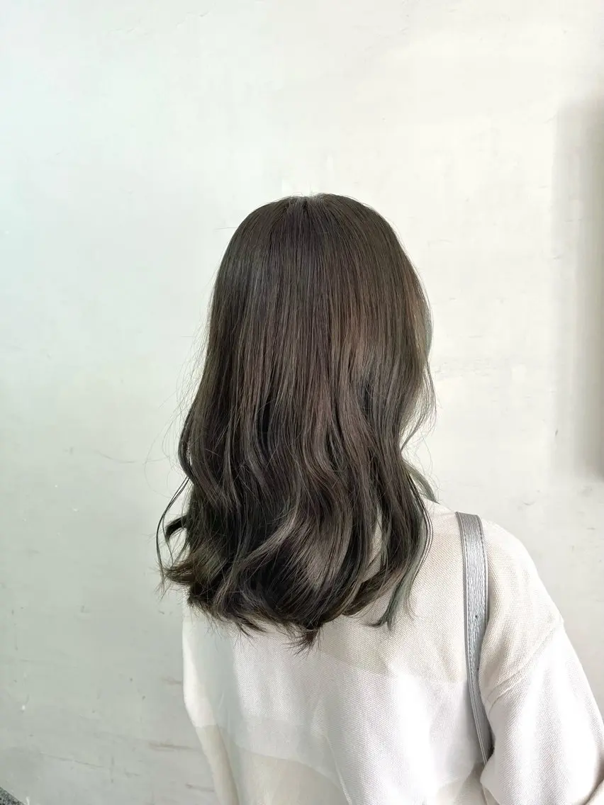 セミロング カラー ベージュカラー オリーブベージュ 横浜/カットモデル 佐藤桃香 🦥のヘアスタイル