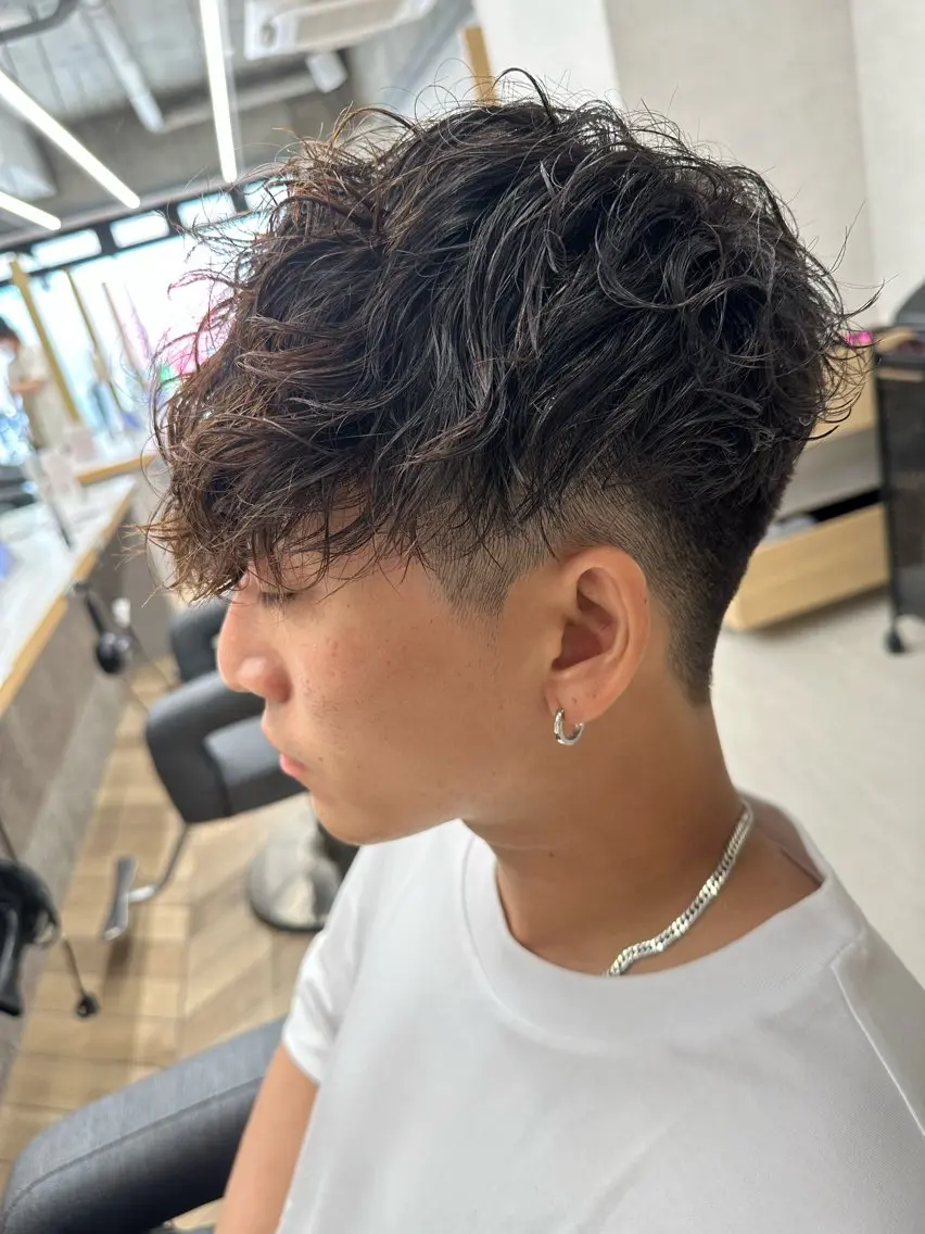 ショート パーマ メンズ メンズパーマ スペインカール 波巻きパーマ 💈メンズ特化 美容師サキ💈のヘアスタイル
