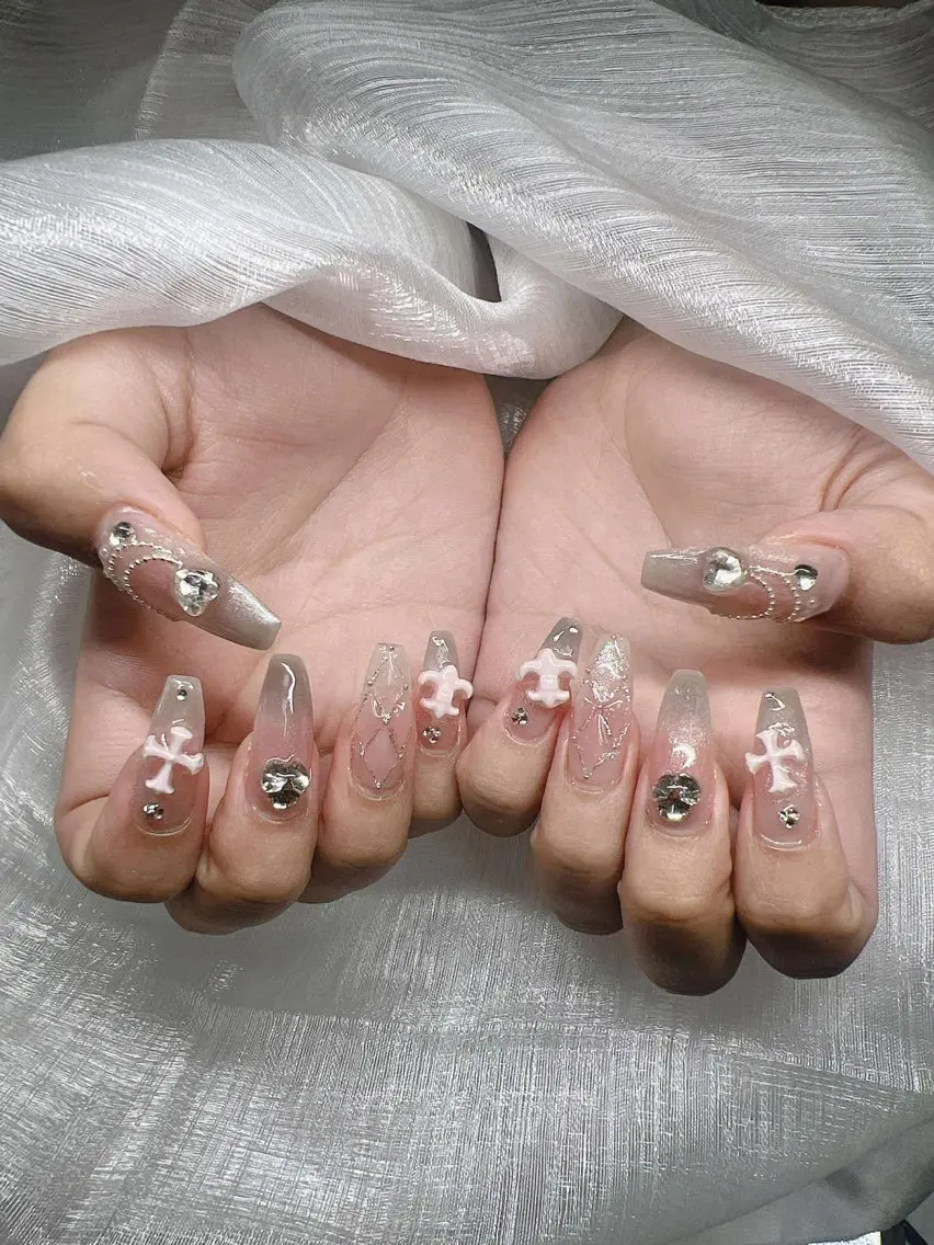 ネイル ハンドネイル Lee Nailsのネイルデザイン