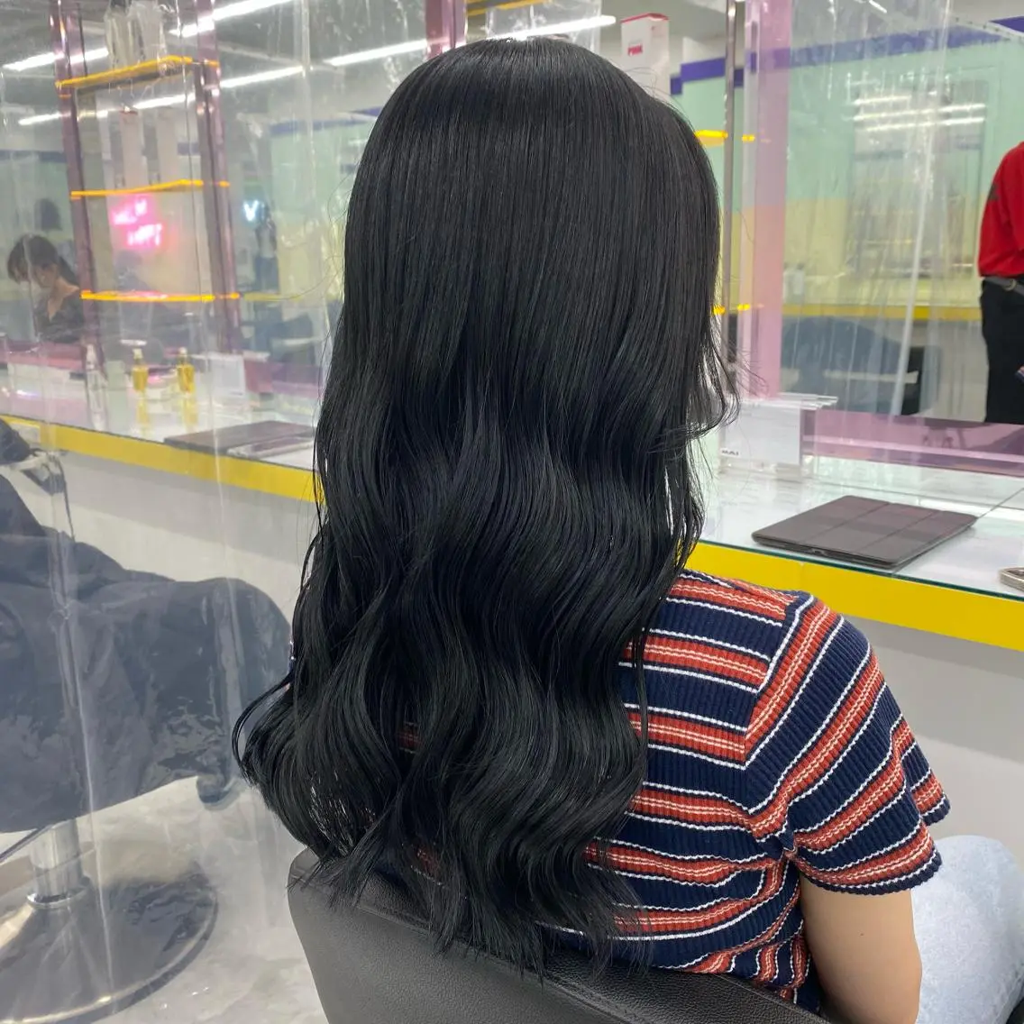 ミディアム カラー ヘアアレンジ カット ヘアカラー mai🍑暖色カラー /レイヤー💖のヘアスタイル