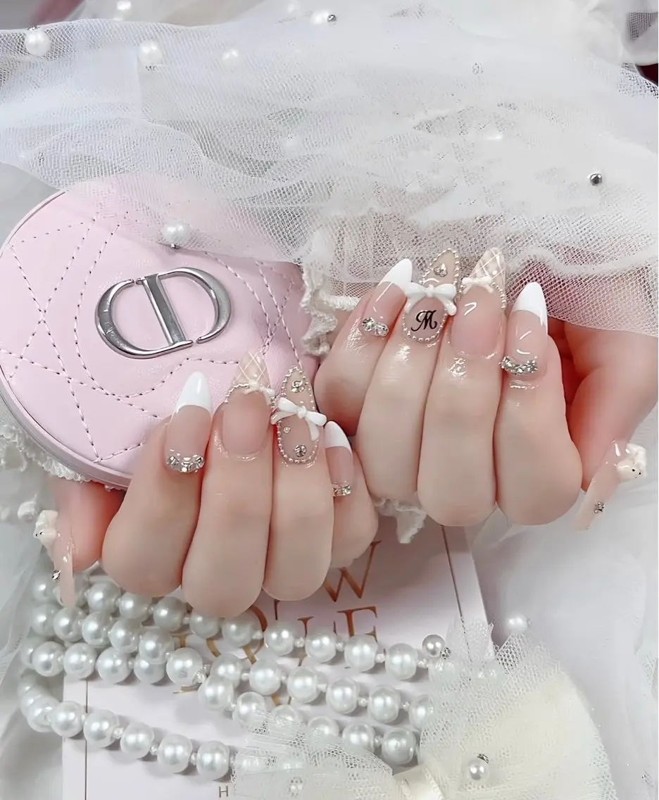 ロング 外国人風カラー 韓国風ヘア ハンドネイル E🌷nail 長さだし専門店のネイルデザイン