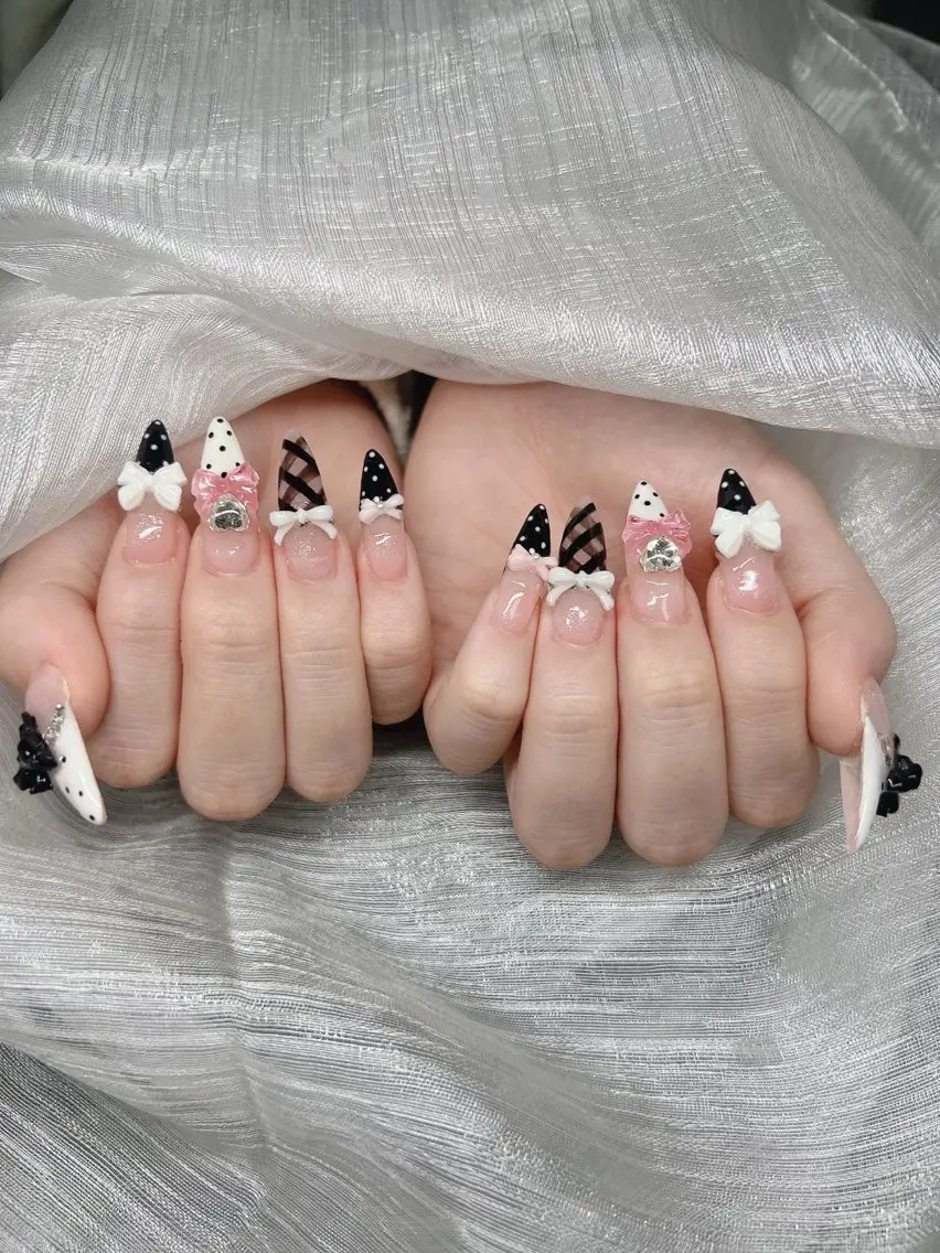 ネイル 長さ出し グラデーション 卒業式 キラキラネイル マグネットネイル ハンドネイル Lee Nails チップ長さだし専門店のネイルデザイン