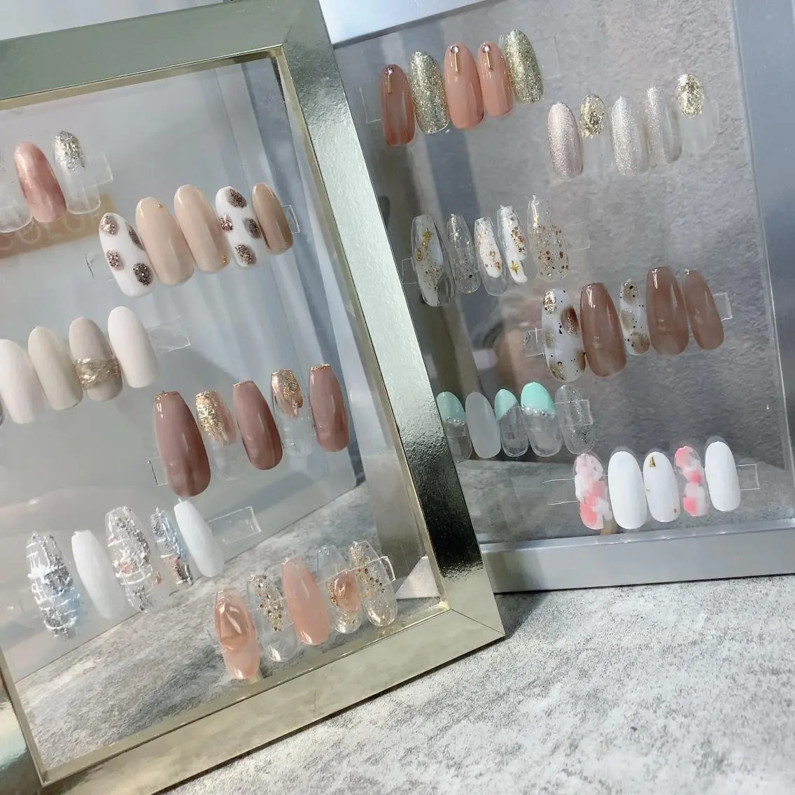 ミディアム ネイル オーロラネイル フットネイル フレンチネイル グラデーション キラキラネイル ハンドネイル Lance nailのネイルデザイン