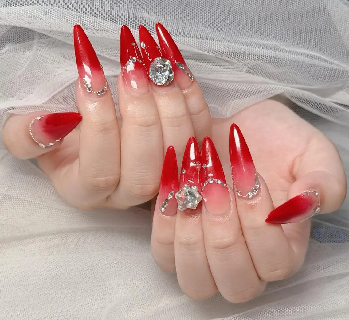 ネイル チークネイル 長さ出し ジェルネイル グラデーション 韓国ネイル ハンドネイル Bling Salonのネイルデザイン