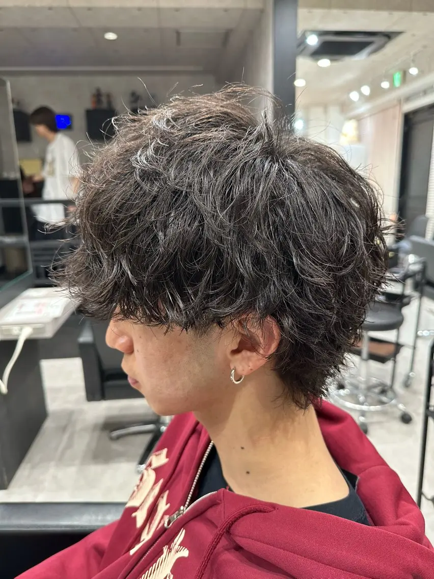 ショート パーマ メンズ メンズパーマ 波巻きパーマ カット パーマ ユウ🪄 パーマ指名No1のヘアスタイル