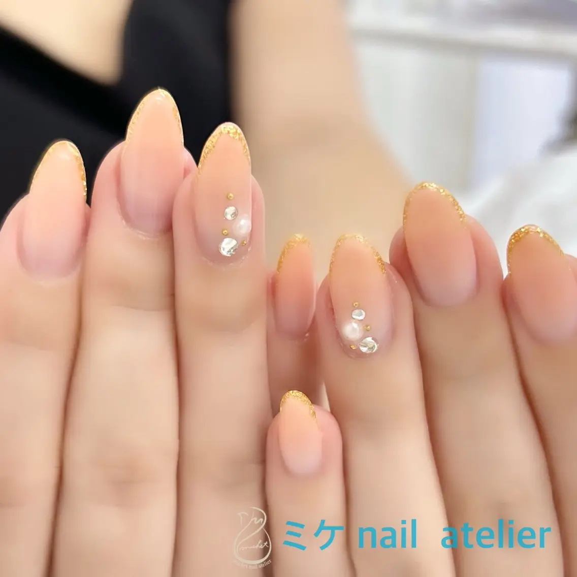 ネイル ジェルネイル ゴールド グラデーション ラメ(グリッター) シンプルネイル ハンドネイル h. rikaのネイルデザイン