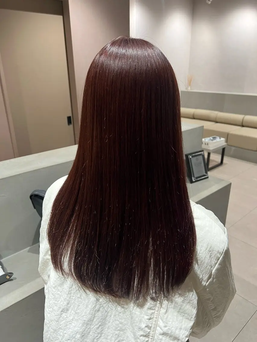 ロング aya / ニュアンスカラーのヘアスタイル