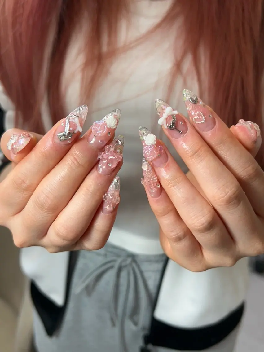 ネイル グラデーション ラメ(グリッター) マグネットネイル ミラーネイル ニュアンスネイル ハンドネイル Lumi de nailsのネイルデザイン