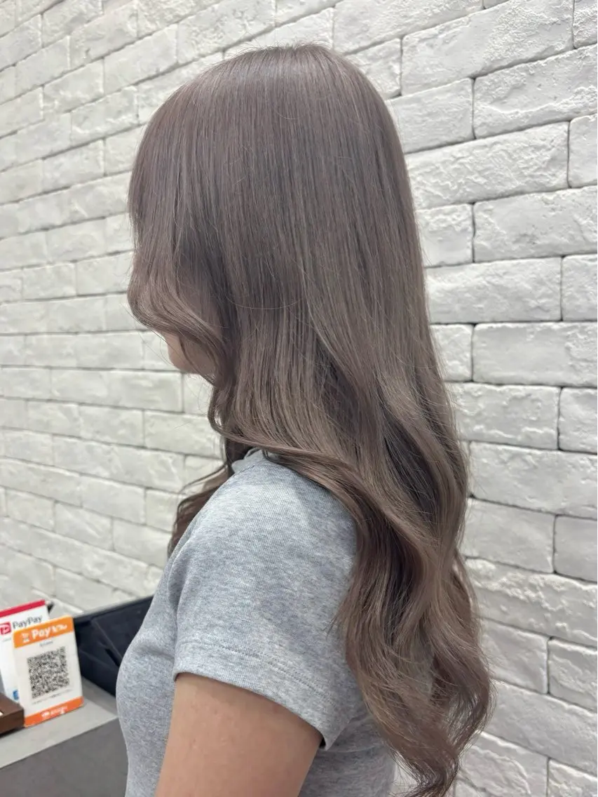 セミロング ブリーチ透明感カラー 🍀mizuki🍀のヘアスタイル