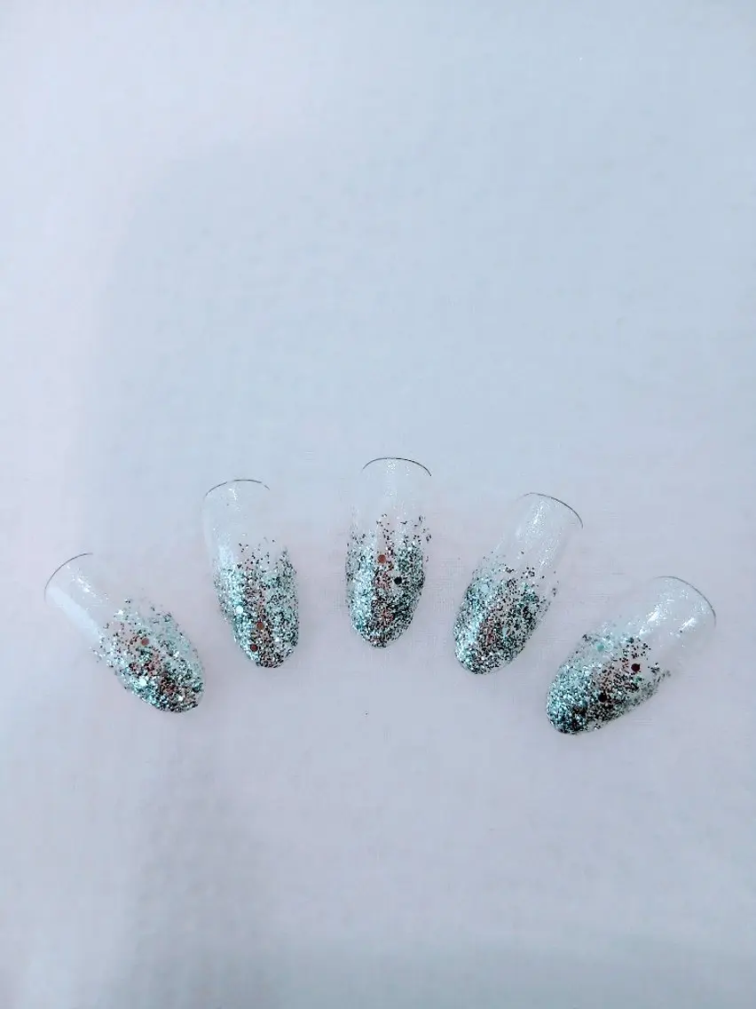 ネイル グラデーション キラキラネイル ハンドネイル etre -bynail-のネイルデザイン