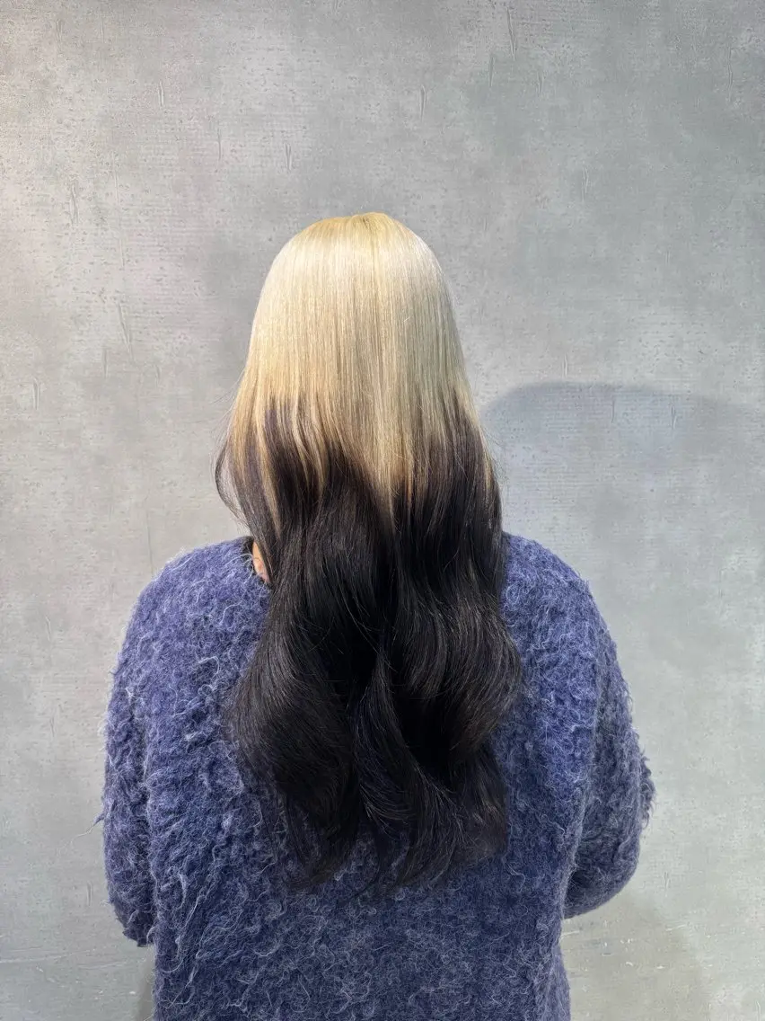 ロング カラー ヘアアレンジ ブリーチ 抜きっぱなしブロンド デザインカラー ANKH CROSS ゆうかのヘアスタイル