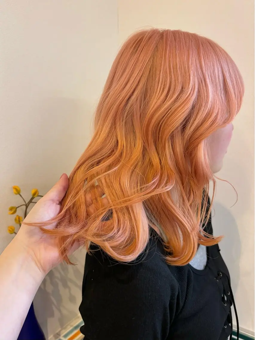 セミロング カラー 黒髪 ブリーチ ヘアカラー トリートメント レイヤー/ハッシュ /デザインカラーのヘアスタイル