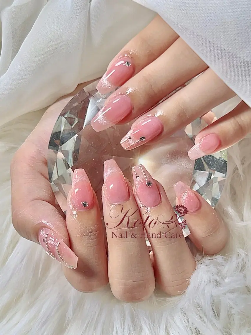 ネイル 長さ出し ジェルネイル 持ち込み ニュアンスネイル 赤色 ハンドネイル Nail Salon KOTOのネイルデザイン