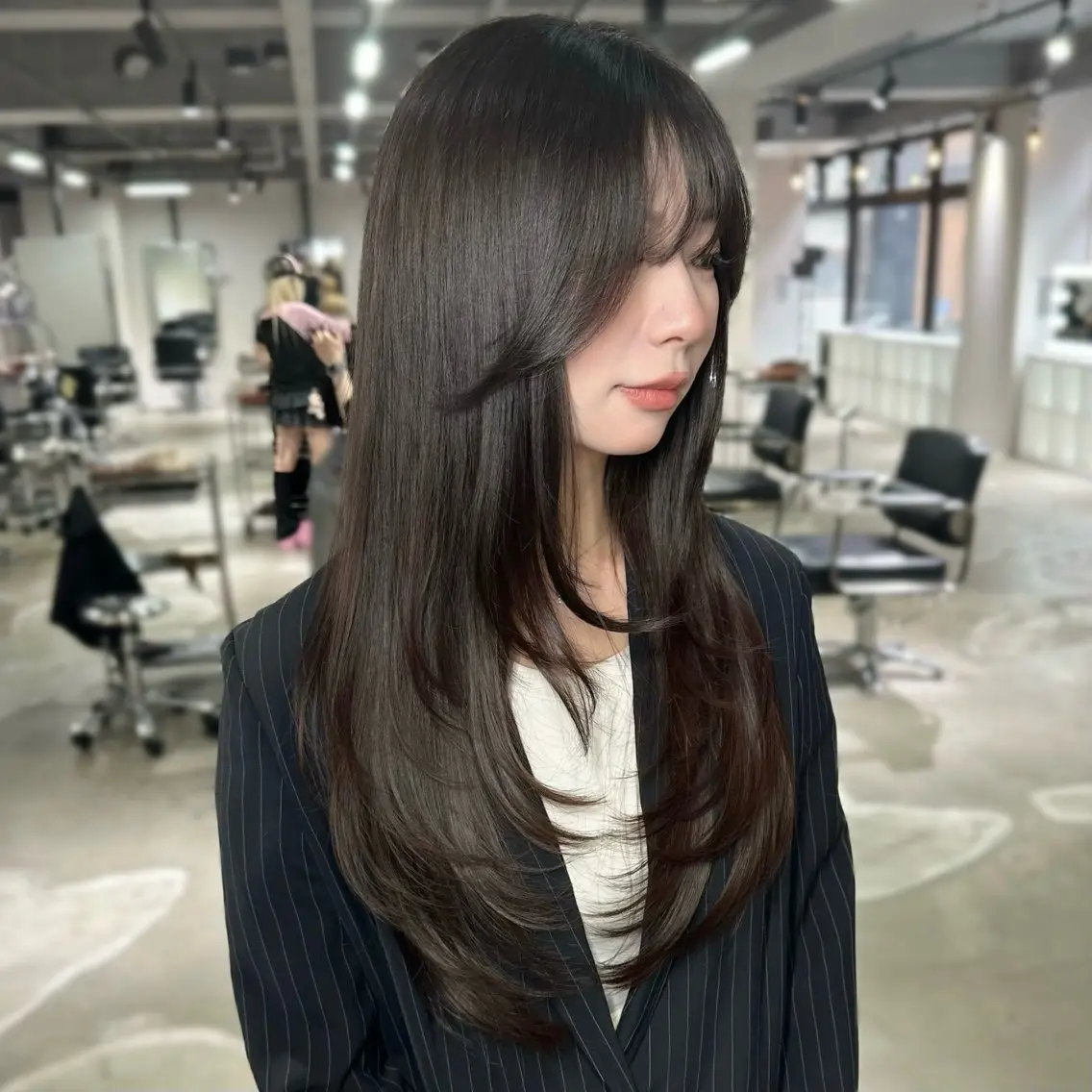 ロング くびれヘア 顔まわりレイヤー 顔周りカット 韓国風ヘア くびれレイヤー カット ヘアカラー 韓国レイヤー🇰🇷 艶髪💎renのヘアスタイル