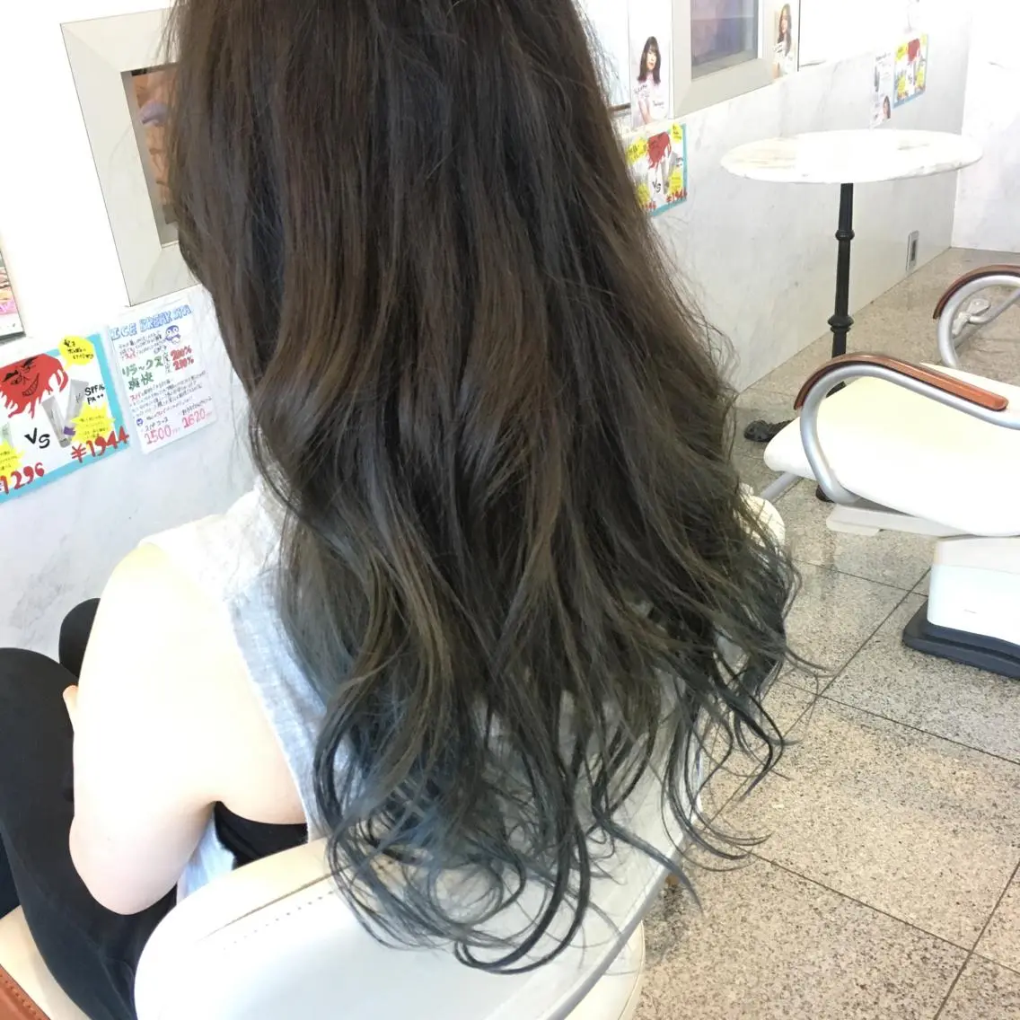 ロング カラー ブルーカラー グラデーションカラー シルバー 川合 勇気のヘアスタイル