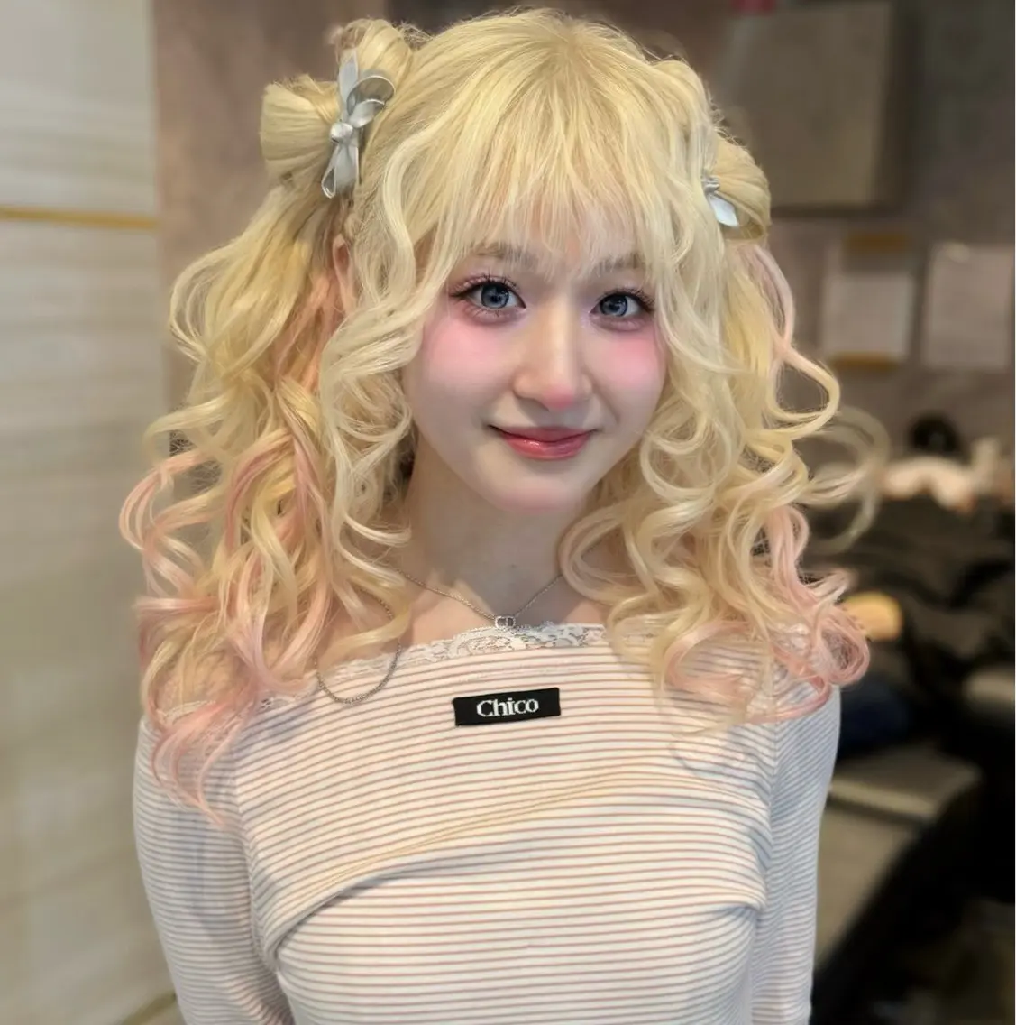 ロング カラー ヘアアレンジ ヘアセット 🌱巴結生🌿グレー ジュ☁️ミルクティーのヘアスタイル