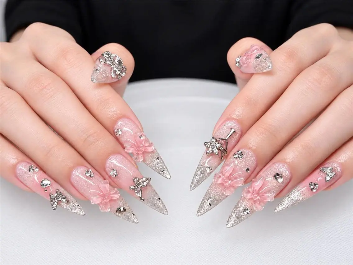 ネイル オーロラネイル ブルー チークネイル 長さ出し フットネイル ハンドネイル NAILS168 池袋西口駅前店のネイルデザイン