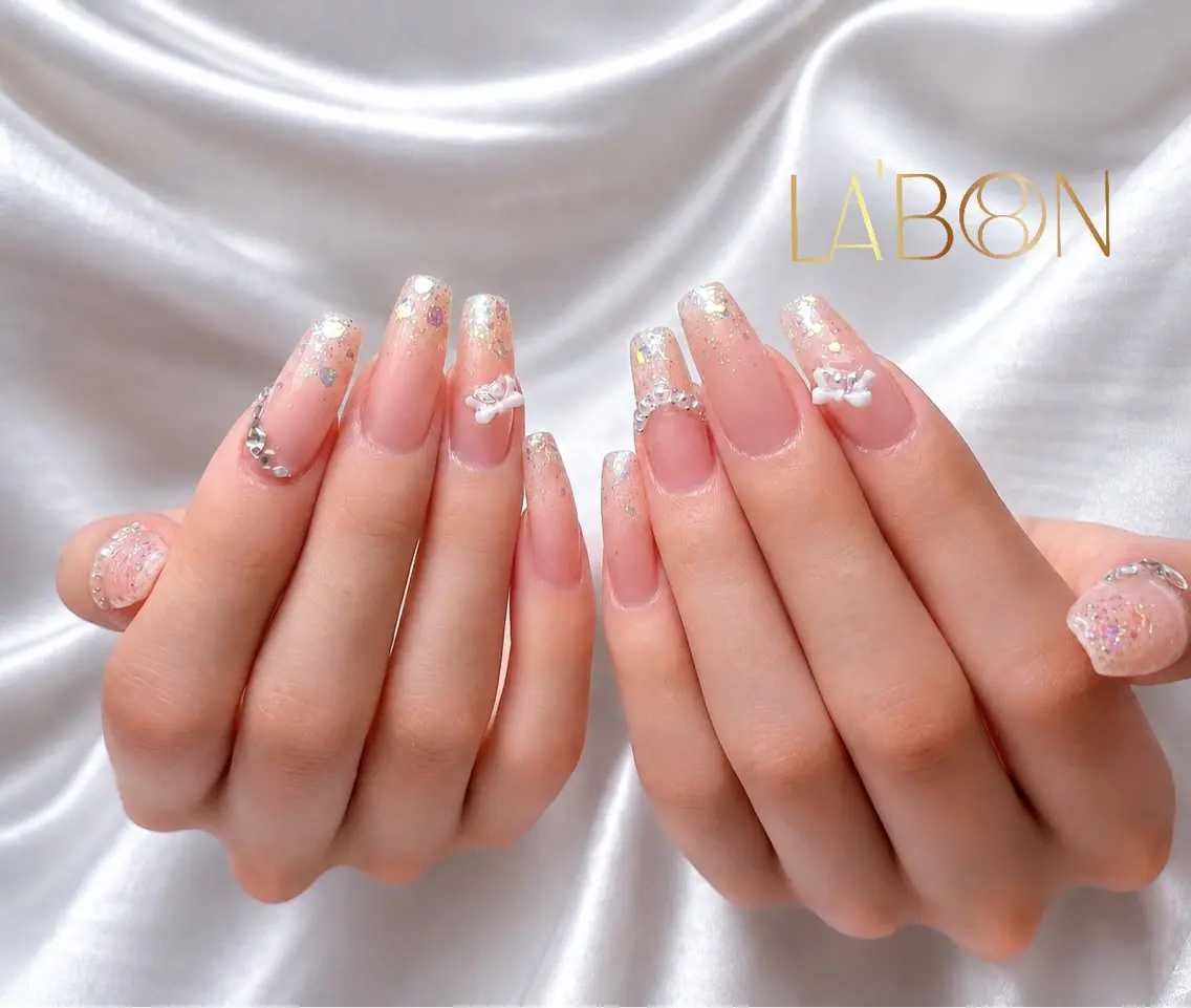 ネイル 長さ出し ガーリー 韓国ネイル ラメ(グリッター) 持ち込み Labon Nails Artのネイルデザイン