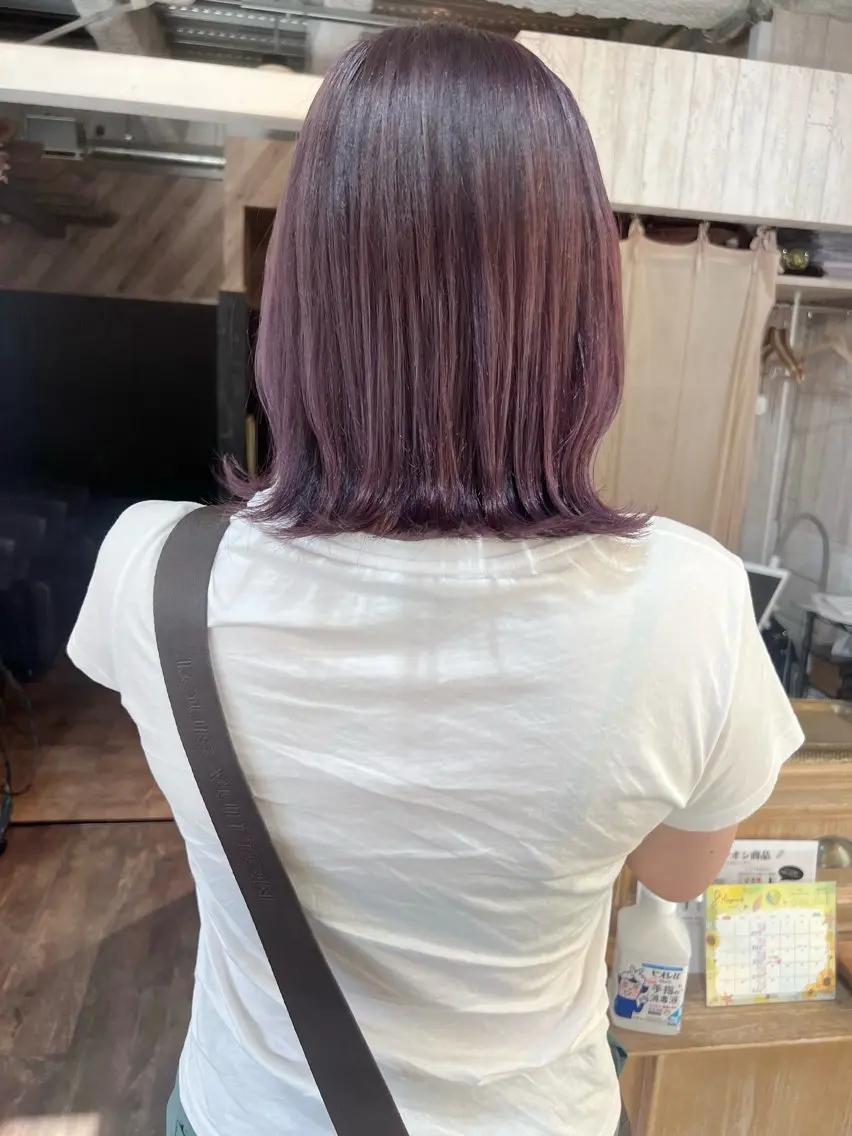ミディアム カラー 切りっぱなしボブ アディクシーカラー アッシュ ベージュカラー ブリーチ ヘアカラー 初めてでも失敗しない 透明感カラー Miiのヘアスタイル