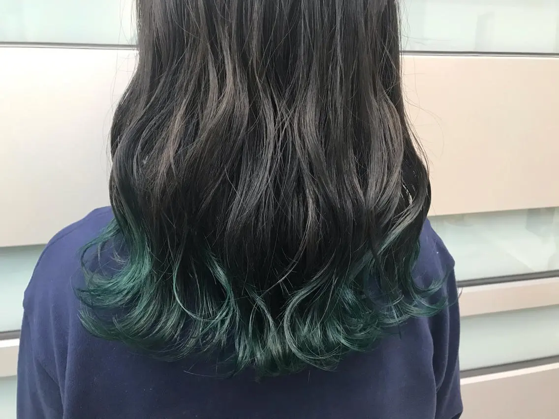 カラー 🌷小野田 睦🌷のヘアスタイル