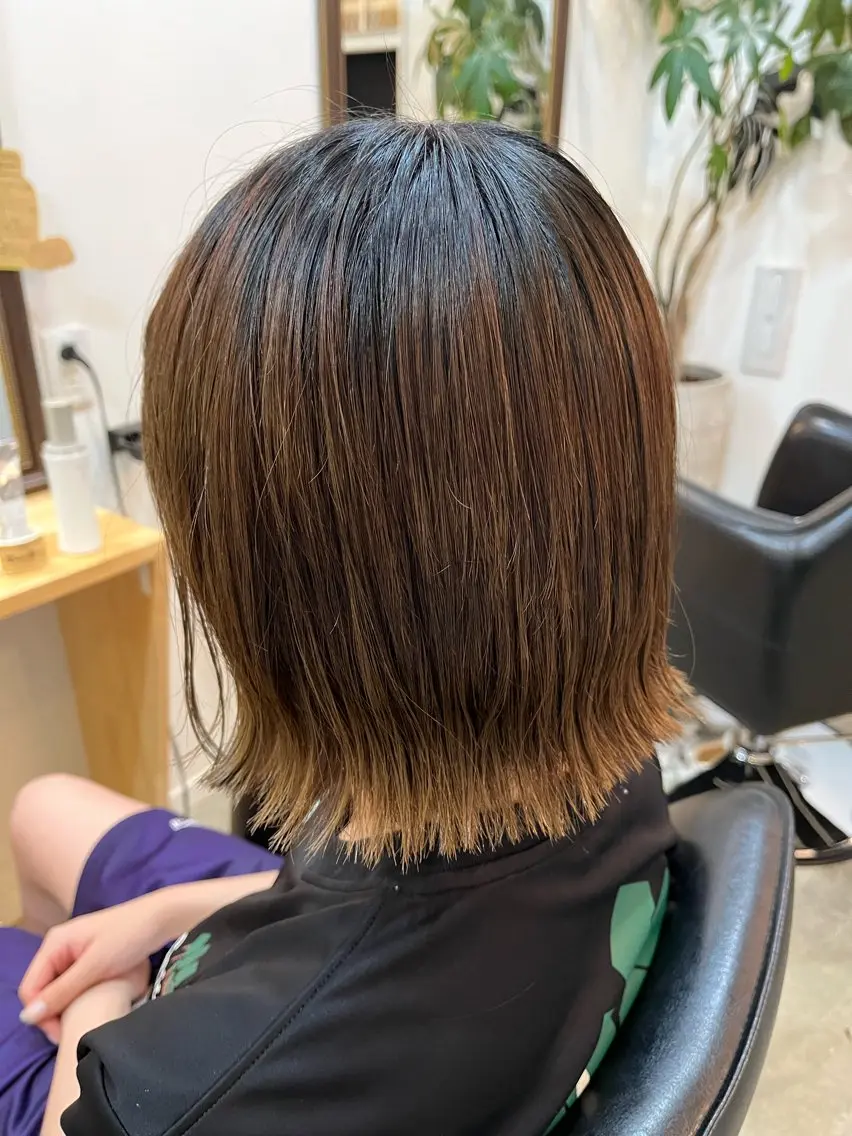 ミディアム 切りっぱなしボブ ボブ 外ハネヘア 山口 晃也のヘアスタイル