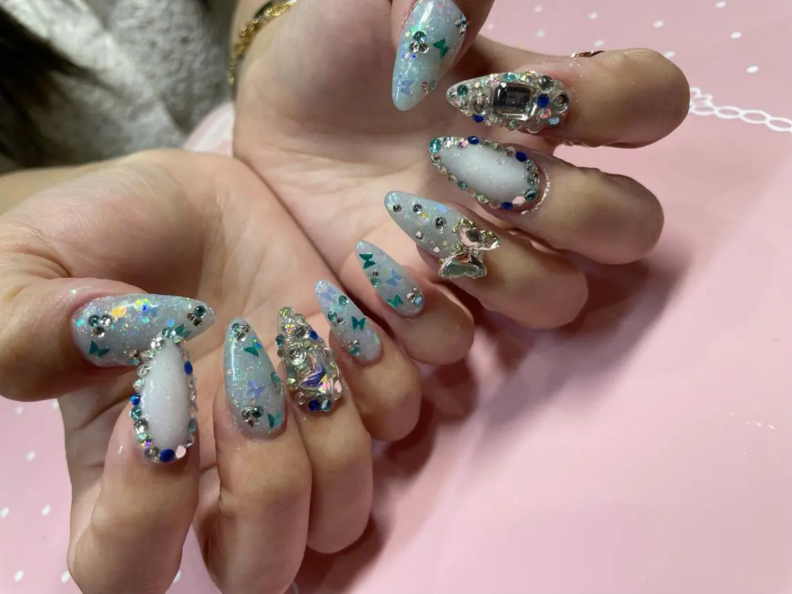 ミディアム ネイル ハンドネイル 《LB》ラブリエ Nail&eyeのマツエク・マツパデザイン
