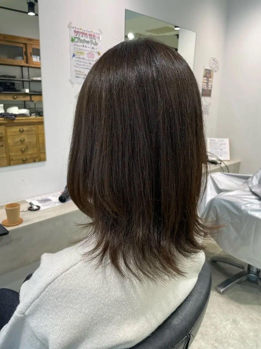ミディアム カラー ミディアムレイヤー グレージュ オリーブグレージュ オリーブグレー くびれヘア 神野 れなのヘアスタイル