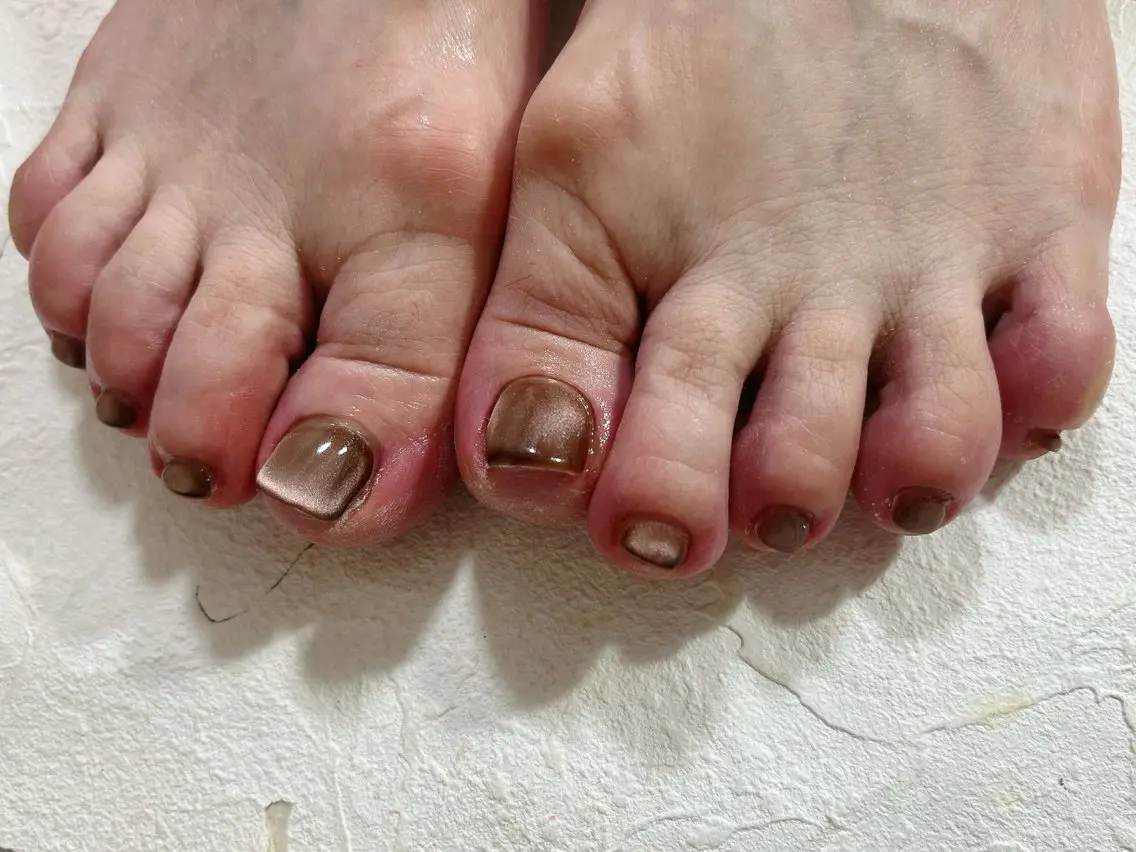 ネイル オーロラネイル フットネイル フレンチネイル ジェルネイル マグネットネイル フットネイル mogunail &blowのネイルデザイン