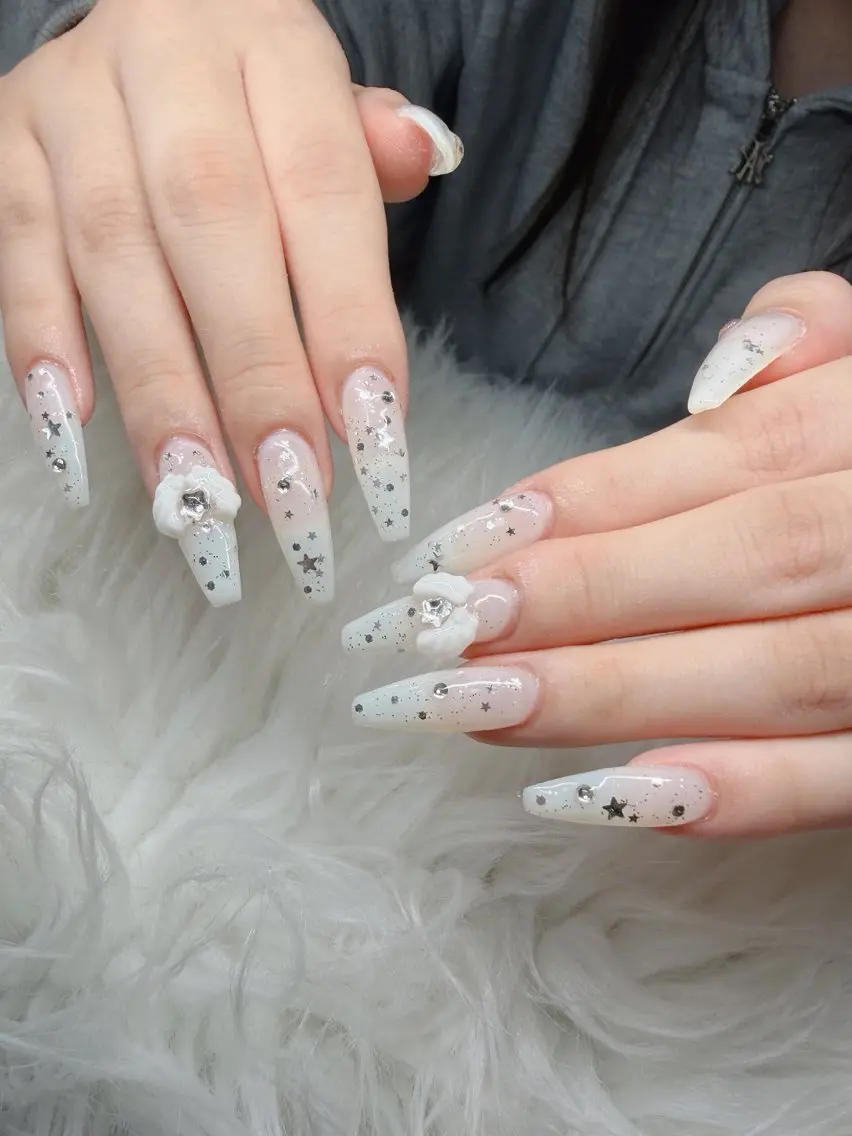 ネイル 長さ出し グラデーション 卒業式 キラキラネイル マグネットネイル Lee Nailsのネイルデザイン