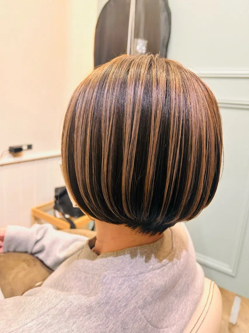 ショート ハイライト 髪質改善 レイヤーカット トリートメント ヘアカラー ✨メテオ　髪質改善✨ シバタのヘアスタイル