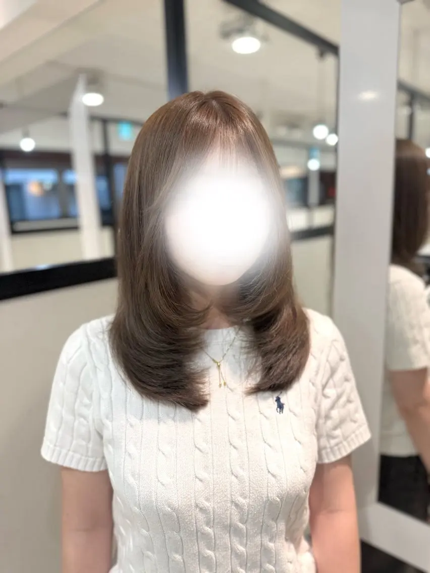 ミディアム カラー ベージュカラー ブリーチ ダブルカラー ミルクティーベージュ ブリーチなしカラー カット ヘアカラー トリートメント グレージュ/レイヤー /韓国ヘア/RISAのヘアスタイル