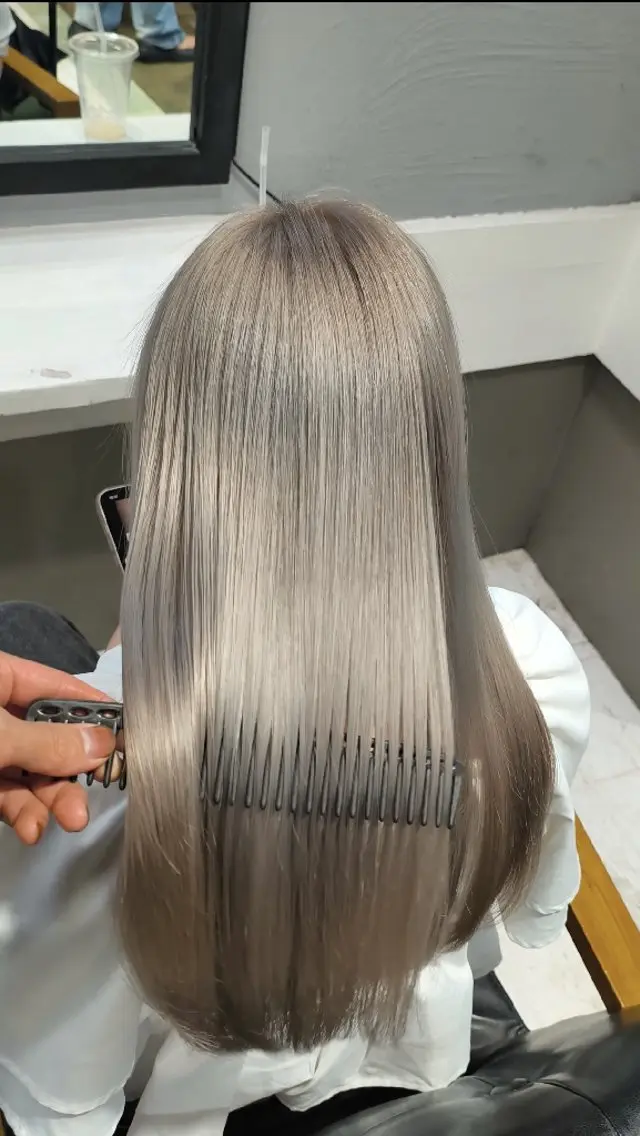 ロング ヘアカラー ダメージレスブリーチ たつや/ハイトーンのヘアスタイル