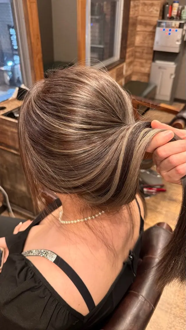 ロング カラー 透明感カラー デザインカラー グレージュ ハイライトカラー ハイライト ヘアカラー HM hair salonのヘアスタイル