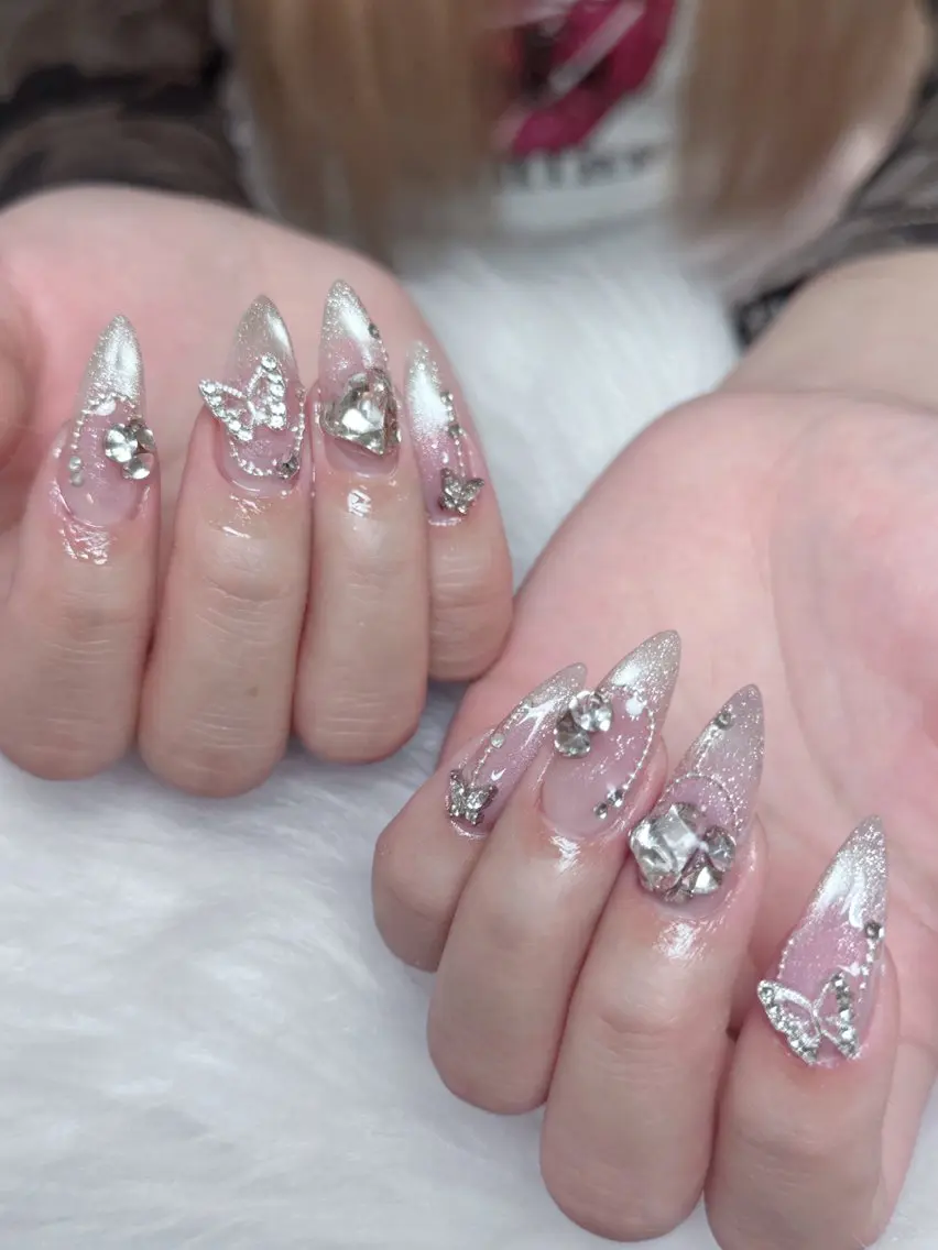 ネイル アートネイル ジェルネイル ニュアンスネイル シンプルネイル ネイルチップ ハンドネイル Lisa Nail Salonのネイルデザイン