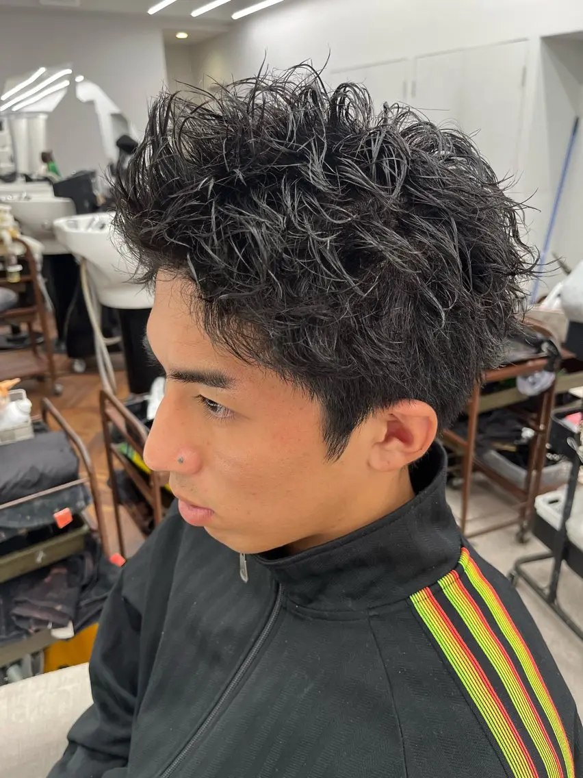 パーマ メンズ メンズパーマ スパイキーショート メンズツイストパーマ ツイストパーマ カット パーマ 🍐シャドウパーマ メンズ特化/守岡🍐のヘアスタイル