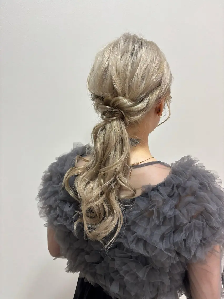 セミロング ヘアアレンジ ヘアセット regalo Acari🍎のヘアスタイル