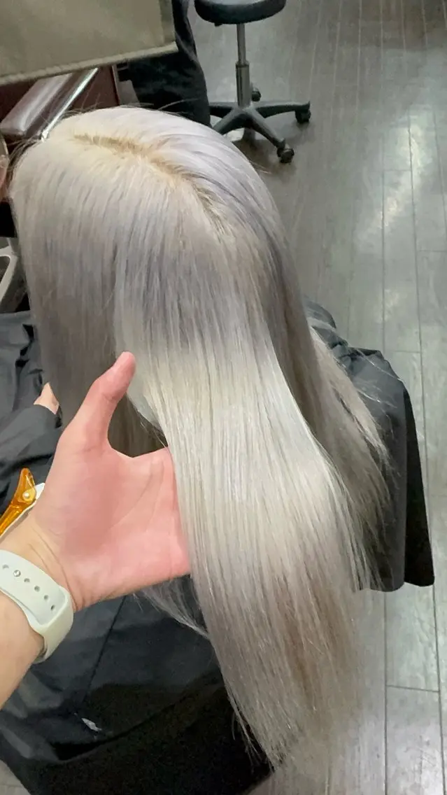 ロング ヘアカラー リアム 【LIam】のヘアスタイル